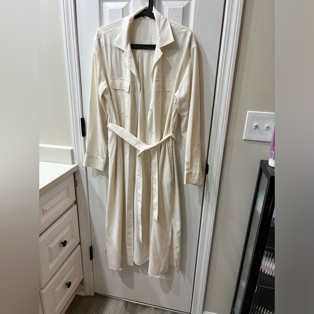 UNIQLO white flowy button up shirt dress with removable belt
